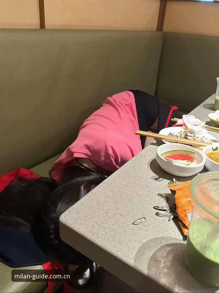 中国区年度导航苹果版 老周第一次意识到事情不对劲,是在凌晨两点。